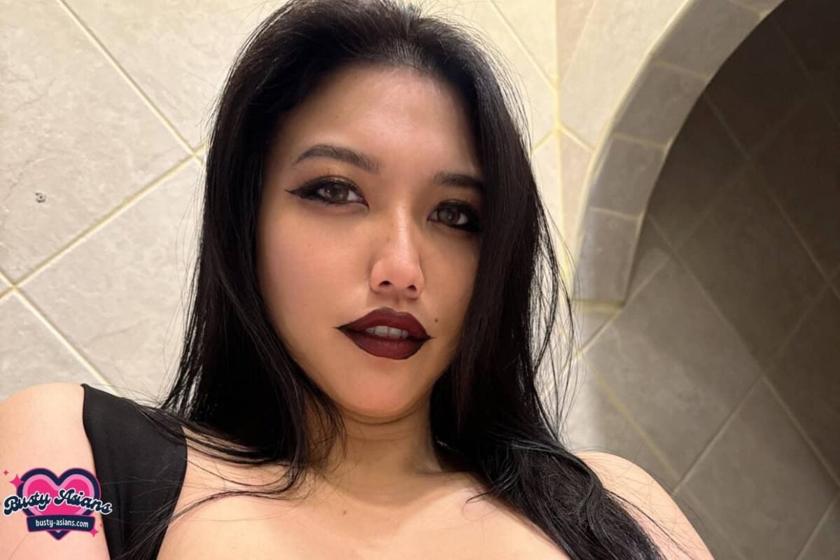 Home 5 Aria Busty Japan