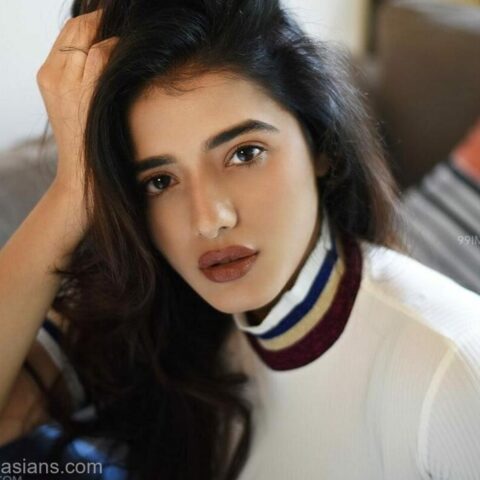 Ketika Sharma Nude – foto 35